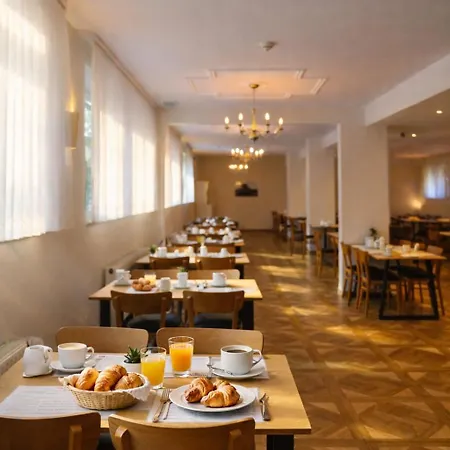 Hotell Regiohotel Bunte Stadt 3*
