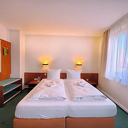 Hotel Regiohotel Bunte Stadt 3*